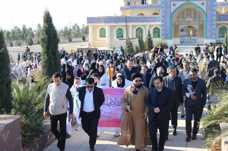 دانشگاه‌ آزاد در مسیر ترویج علم و همبستگی ملی؛ گام به گام به سمت آینده‌ای روشن‌تر